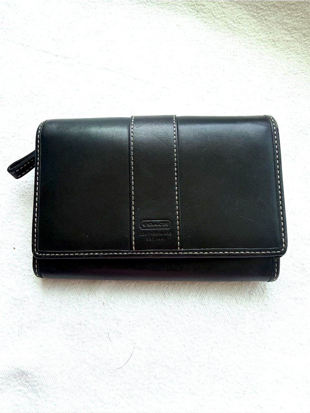 Coach Black Smooth Leather Wallet with Contrast Stitching